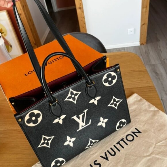 Louis Vuitton Black and White ONTHEGO MM Bag - Picture 2 of 6